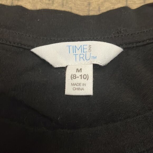 Time and Tru Black Top with super cute sleeve detail - Picture 4 of 6